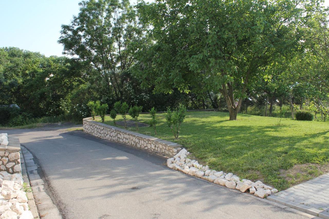 Apartmany Turold Mikulov 2 Buitenkant foto