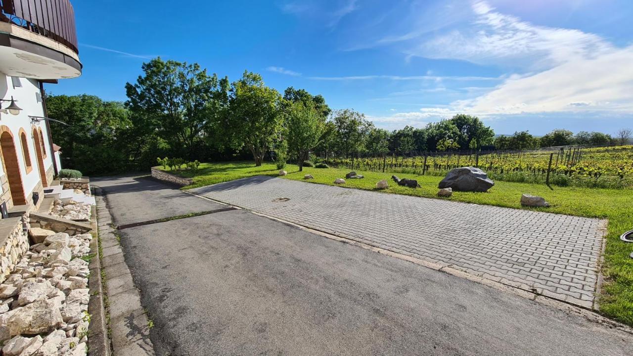 Apartmany Turold Mikulov 2 Buitenkant foto